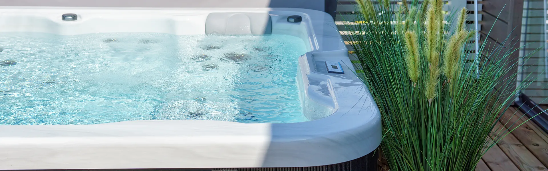 banner-hot-tubs-by-size banner-hot-tubs-by-size
