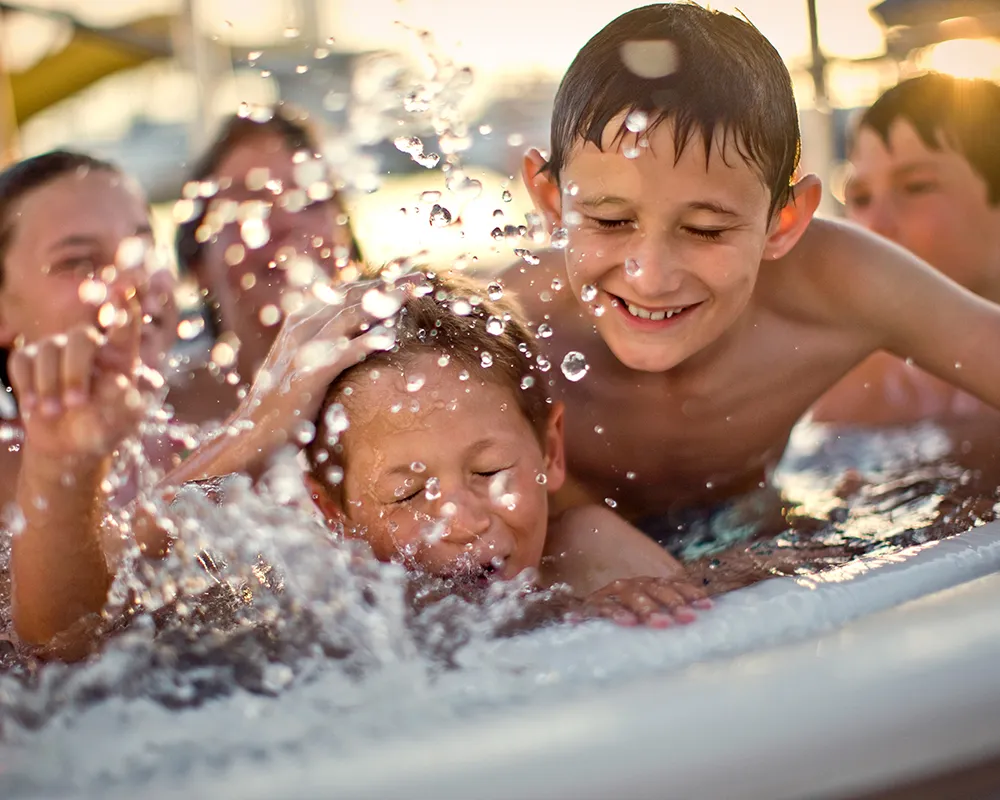 8-person-hot-tub