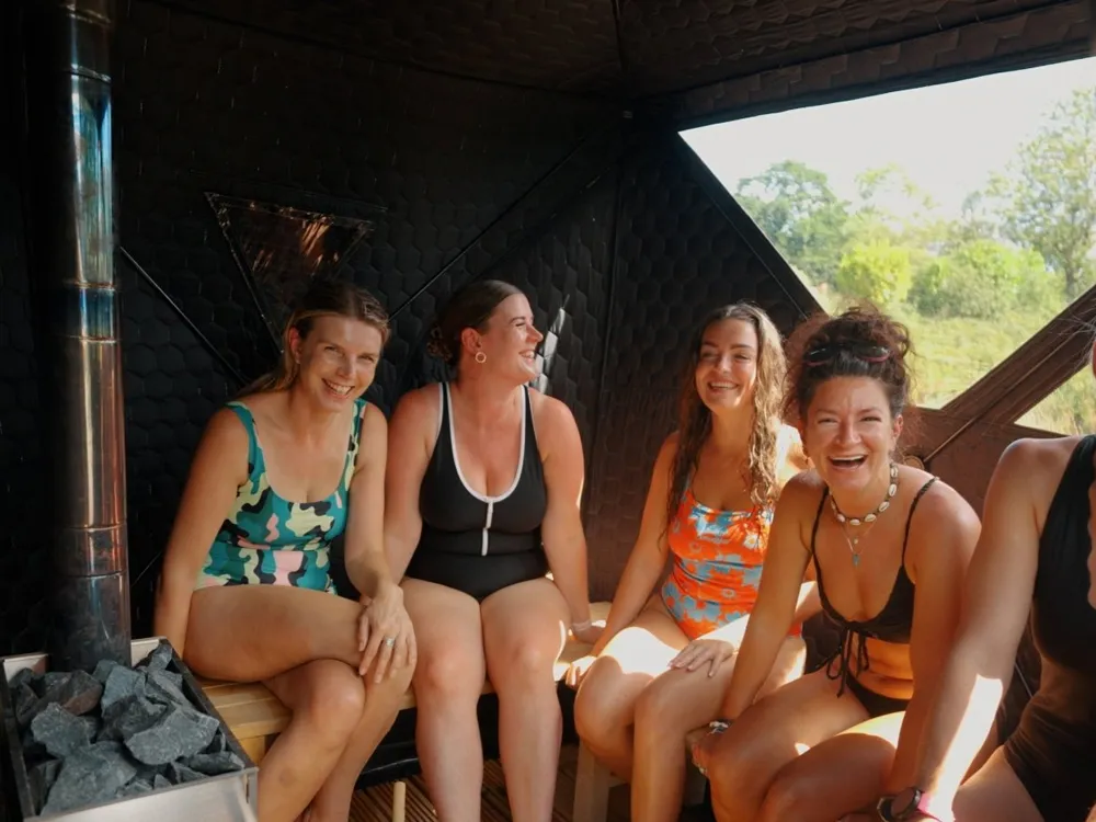 hex-sauna-women hex-sauna-women